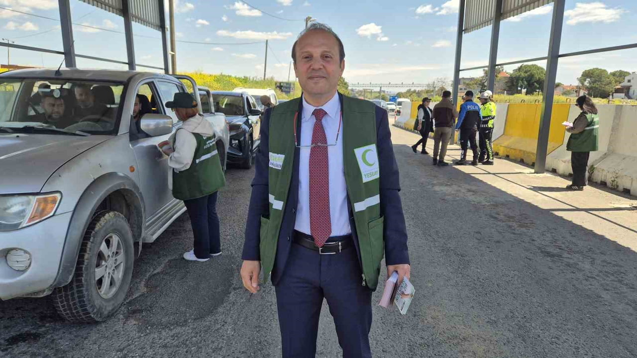 KONUYLA İLGİLİ GAZETECİLERE AÇIKLAMALARDA BULUNAN YEŞİLAY TEKİRDAĞ ŞUBE BAŞKANI ZAFER SOYKIRLI...