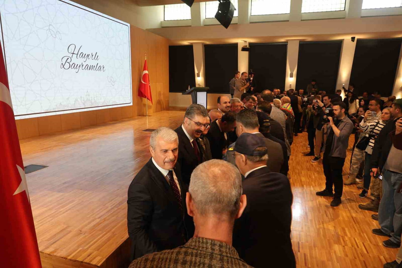 KONYA'DA KURBAN BAYRAMI DOLAYISIYLA PROTOKOL BAYRAMLAŞMA PROGRAMI DÜZENLENDİ.