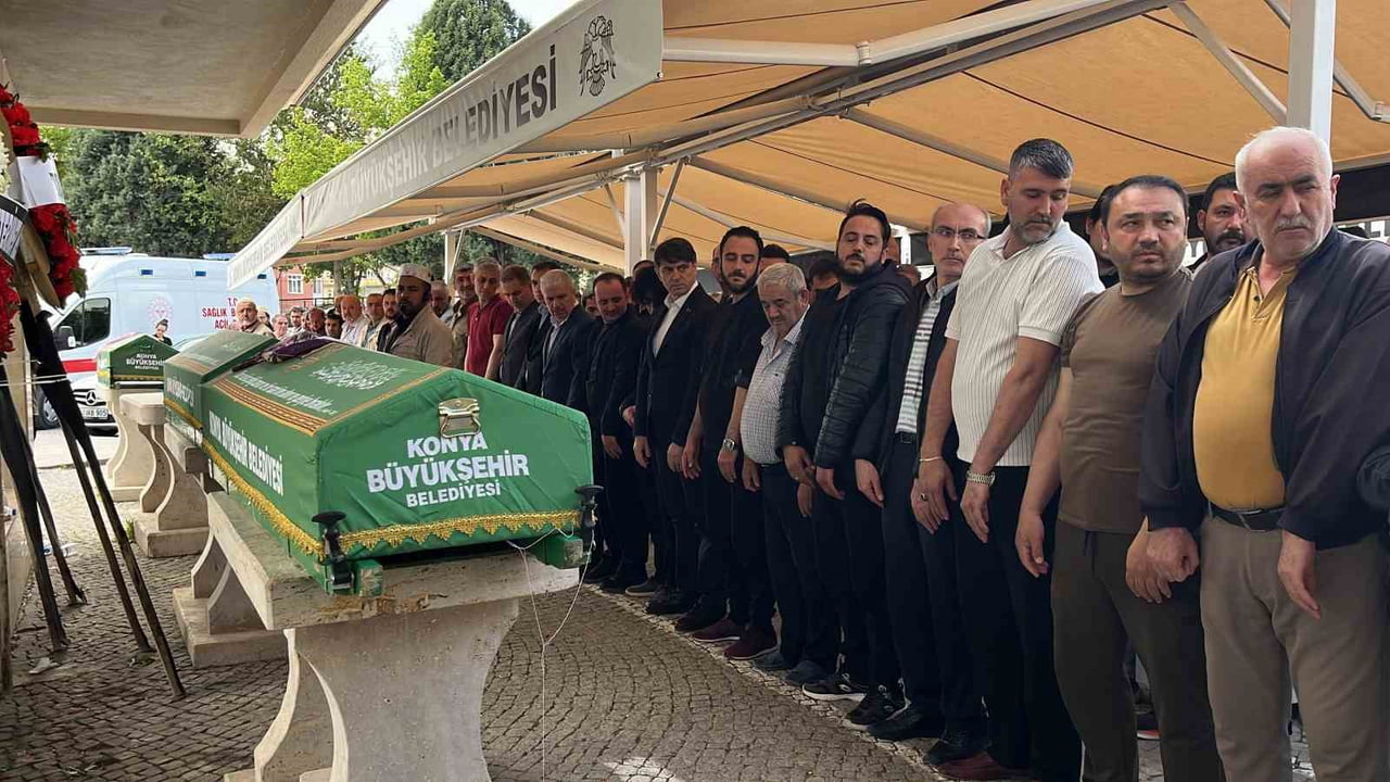 KONYA'DA OĞULLARI TARAFINDAN BIÇAKLANARAK ÖLDÜRÜLEN ÇİFT, KILINAN CENAZE NAMAZININ ARDINDAN SON...