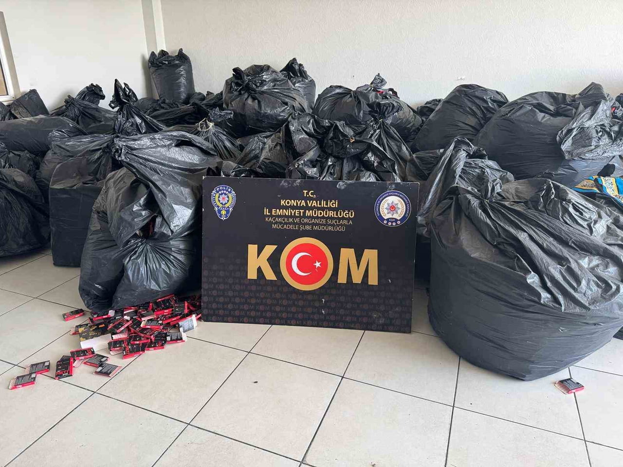 KONYA'DA POLİS VE TARIM MÜDÜRLÜĞÜ EKİPLERİNİN ORTAKLAŞA DÜZENLEDİĞİ OPERASYONDA, MERDİVEN ALTI...