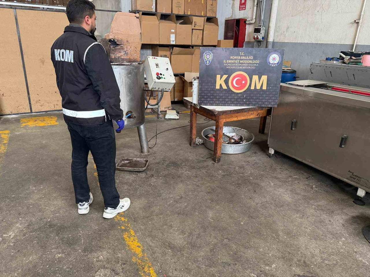 KONYA'DA POLİS VE TARIM MÜDÜRLÜĞÜ EKİPLERİNİN ORTAKLAŞA DÜZENLEDİĞİ OPERASYONDA, MERDİVEN ALTI...