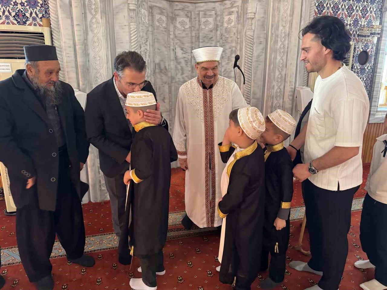 KONYA'NIN KULU İLÇESİNDE BAYRAM NAMAZINDA CAMİLER DOLDU.