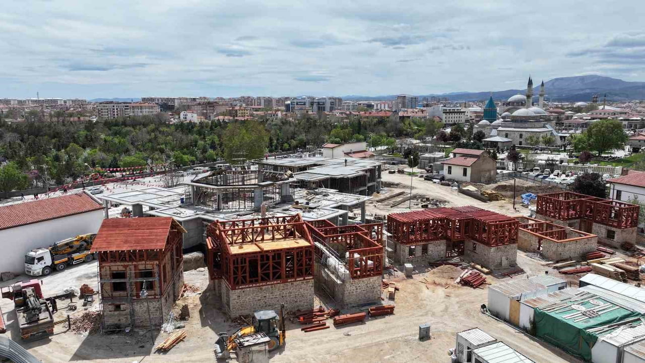 KONYA BÜYÜKŞEHİR BELEDİYESİ'NİN KARATAY BELEDİYESİ'YLE BİRLİKTE YÜRÜTTÜĞÜ "MEVLANA TÜRBESİ ARKASI...