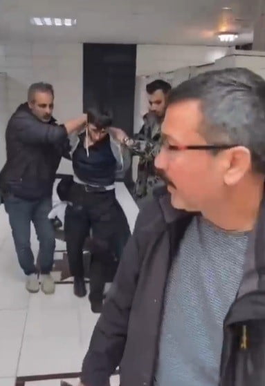 KONYA’DA HAKKINDA FARKLI SUÇLARDAN 15 YIL KESİNLEŞMİŞ HAPİS CEZASI BULUNAN Ö.G, POLİS EKİPLERİNİN...