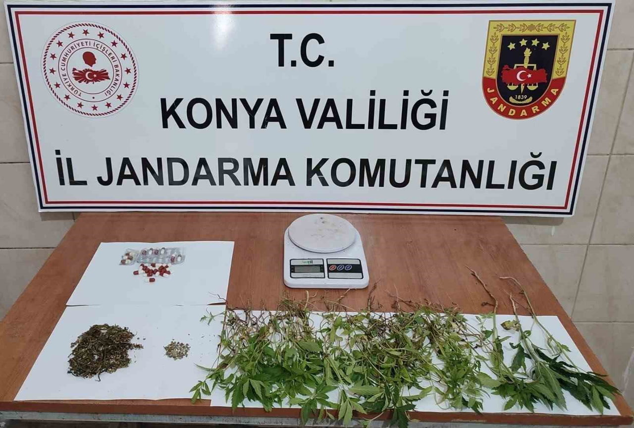 KONYA İL JANDARMA EKİPLERİNCE SON 15 GÜN İÇERİSİNDE ÇOK SAYIDA UYUŞTURUCU MADDE ELE GEÇİRİLİRKEN...