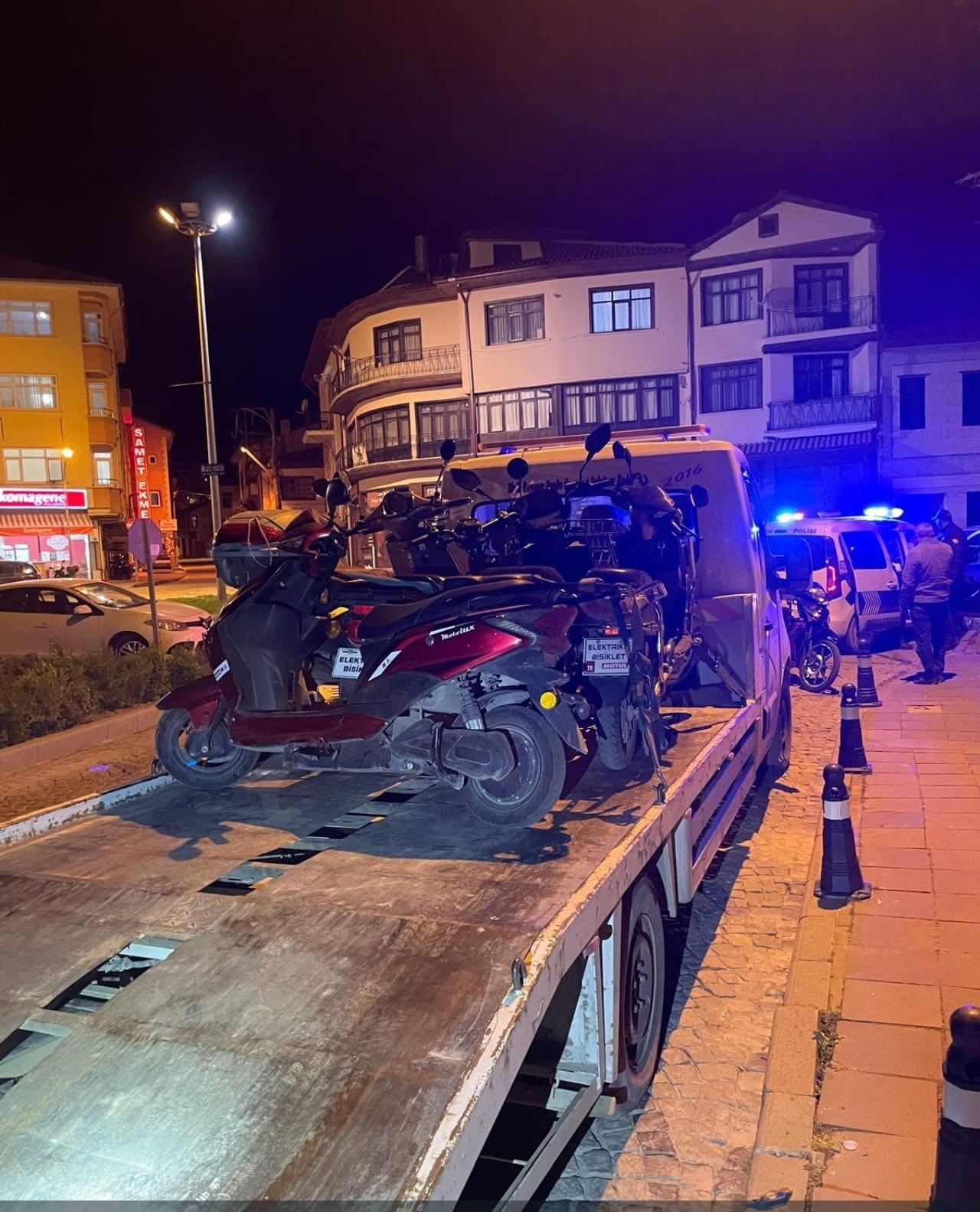 KONYA’NIN AKŞEHİR İLÇESİNDE, HAVALARIN ISINMASIYLA BİRLİKTE TRAFİK EKİPLERİ MOTOSİKLET VE MOTORLU...