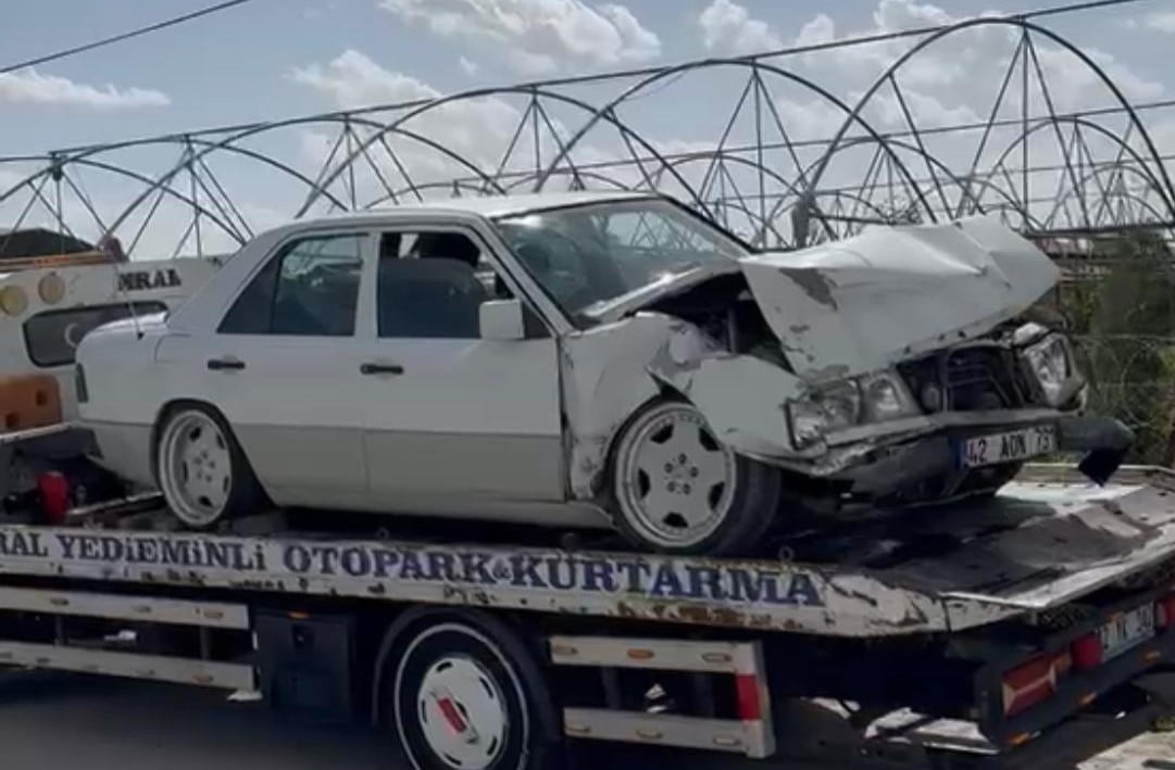 KONYA’NIN EREĞLİ İLÇESİNDE MEYDANA GELEN TRAFİK KAZASINDA İKİ OTOMOBİLİN ÇARPIŞMASI SONUCU 5 KİŞİ...