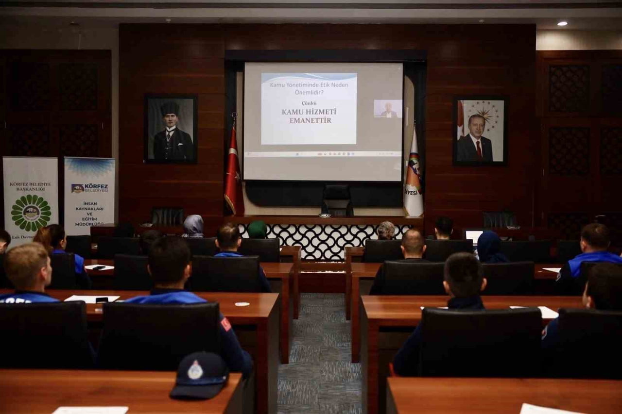 KÖRFEZ BELEDİYESİ'NDE "ETİK HAFTASI" ETKİNLİKLERİ ÇERÇEVESİNDE ZABITA PERSONELLERİNE "YEREL...