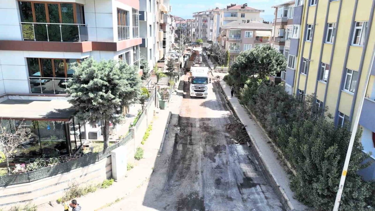 KÖRFEZ İLÇESİ MİMAR SİNAN MAHALLESİ'NDE 56 SOKAKTA TOPLAM 22 KİLOMETRELİK ÜSTYAPI YENİLEME...
