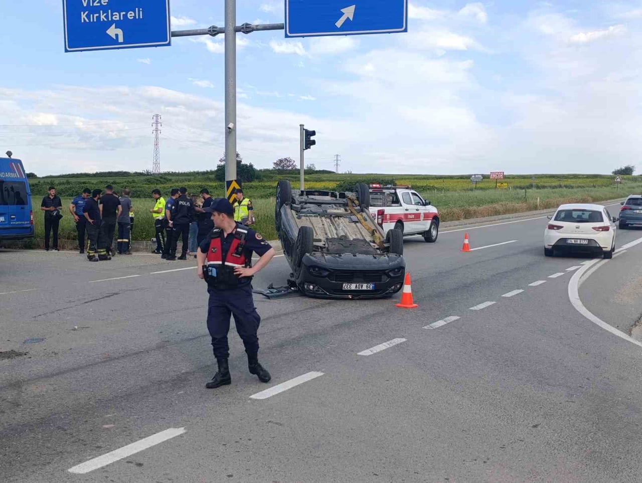 KORKUTAN KAZA: OTOMOBİL TERS DÖNDÜ, 1 YARALI