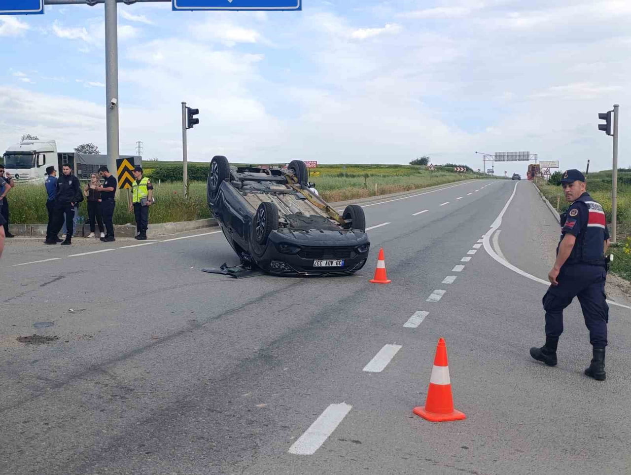 KORKUTAN KAZA: OTOMOBİL TERS DÖNDÜ, 1 YARALI