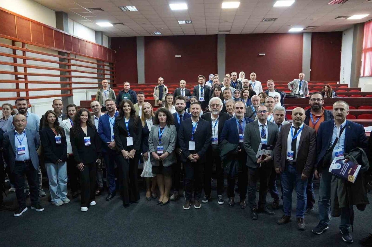 KOSOVA'DA DÜZENLENEN 3'ÜNCÜ ULUSLARARASI İKTİSADİ VE İDARİ ÇALIŞMALAR KONGRESİ, FARKLI ÜLKELERDEN...