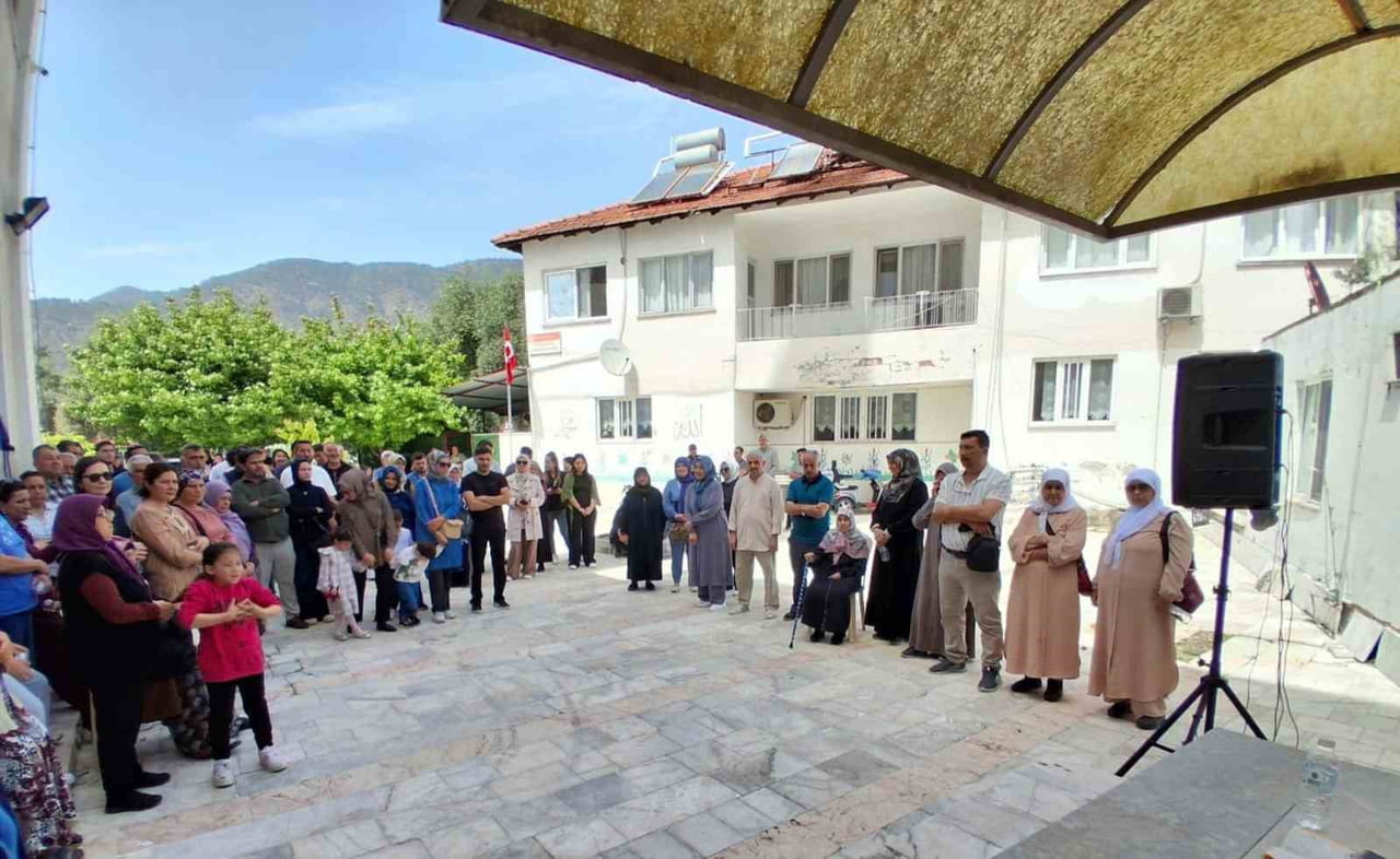 KÖYCEĞİZLİ HACI ADAYLARI DUALARLA UĞURLANDI