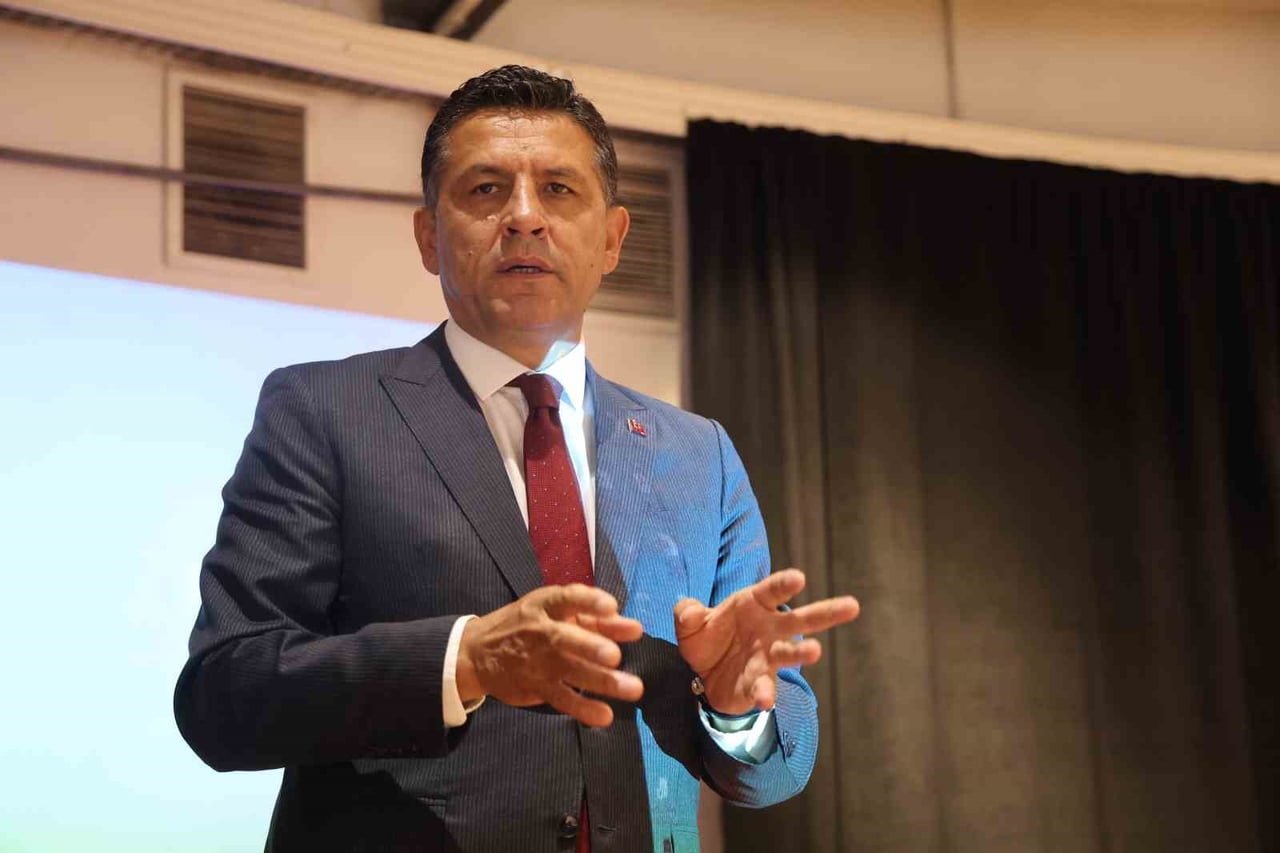 KOZAN BELEDİYE BAŞKANI MUSTAFA ATLI, "ŞEHRİMİZİN HAFIZASI OLAN MİLLET BAHÇESİ’NDE EMEKLİLERİMİZE...