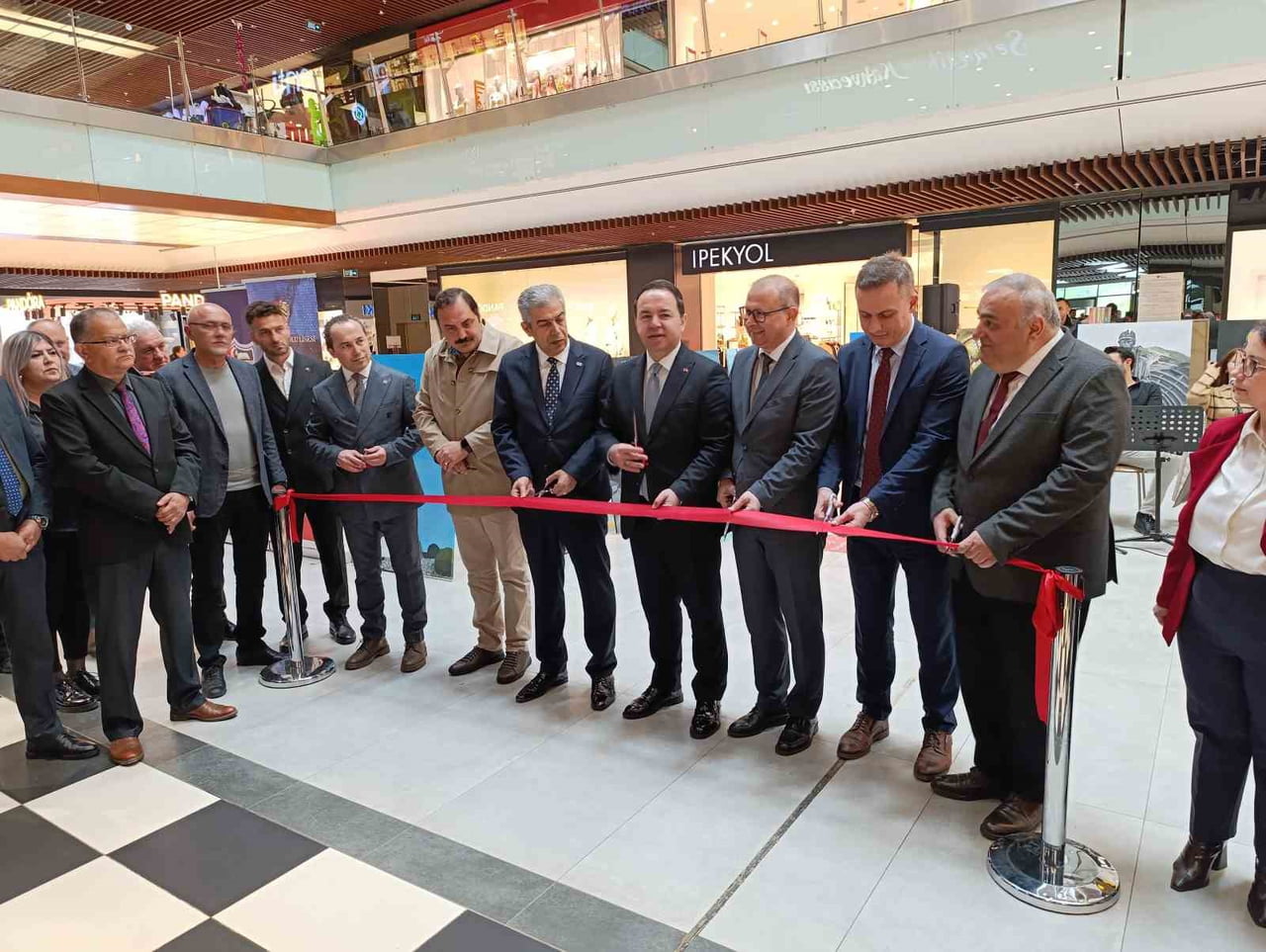 KOZLU ANADOLU LİSESİ ÖĞRENCİLERİ TARAFINDAN HAZIRLANAN "1000 RENK BİNBİR EMEK" ADLI ZONGULDAK...