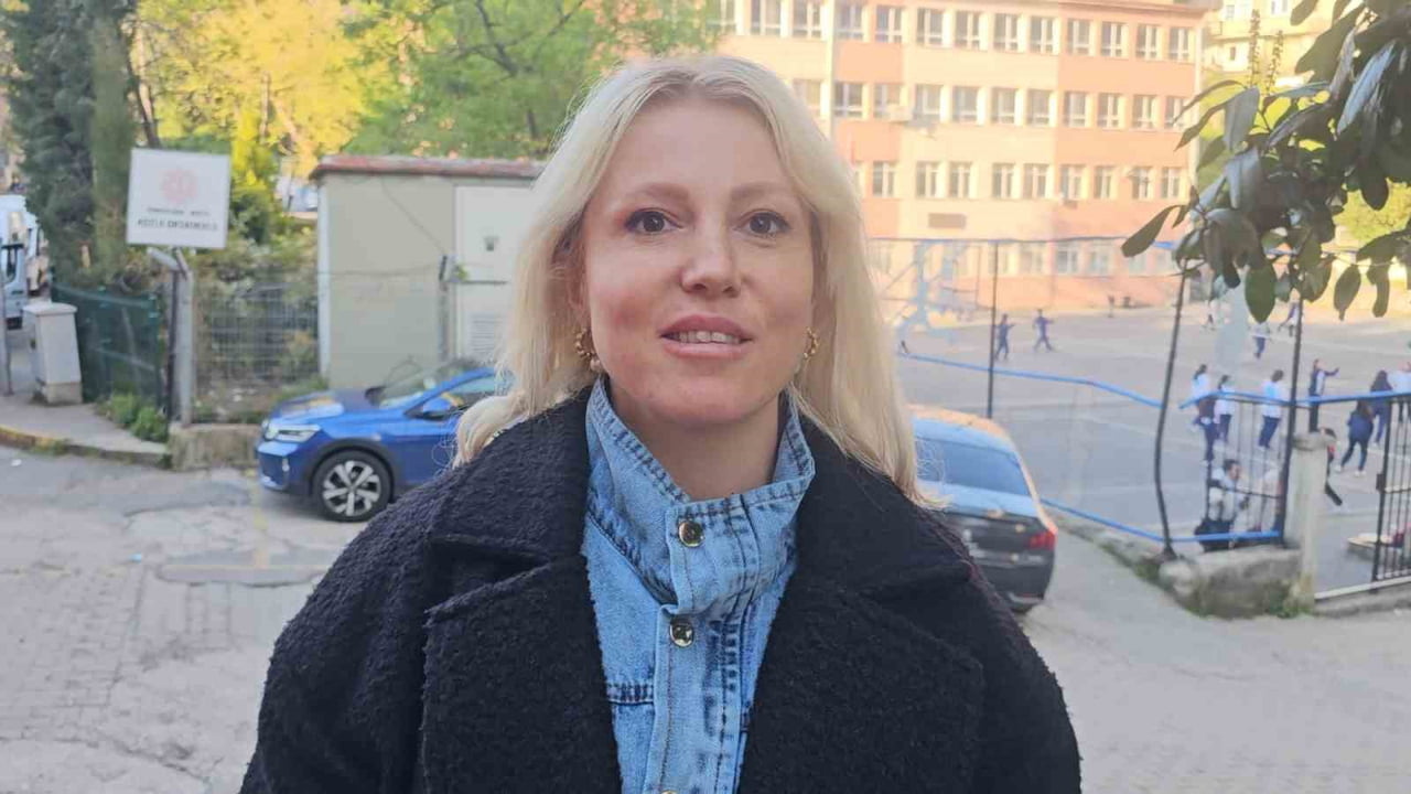 KOZLU ORTAOKULU'NDA 3 YILDIR ÖĞRENCİ VELİSİ OLAN SEHER TANER, İDARECİ VE ÖĞRETMENLERLE UYUM İÇİNDE...