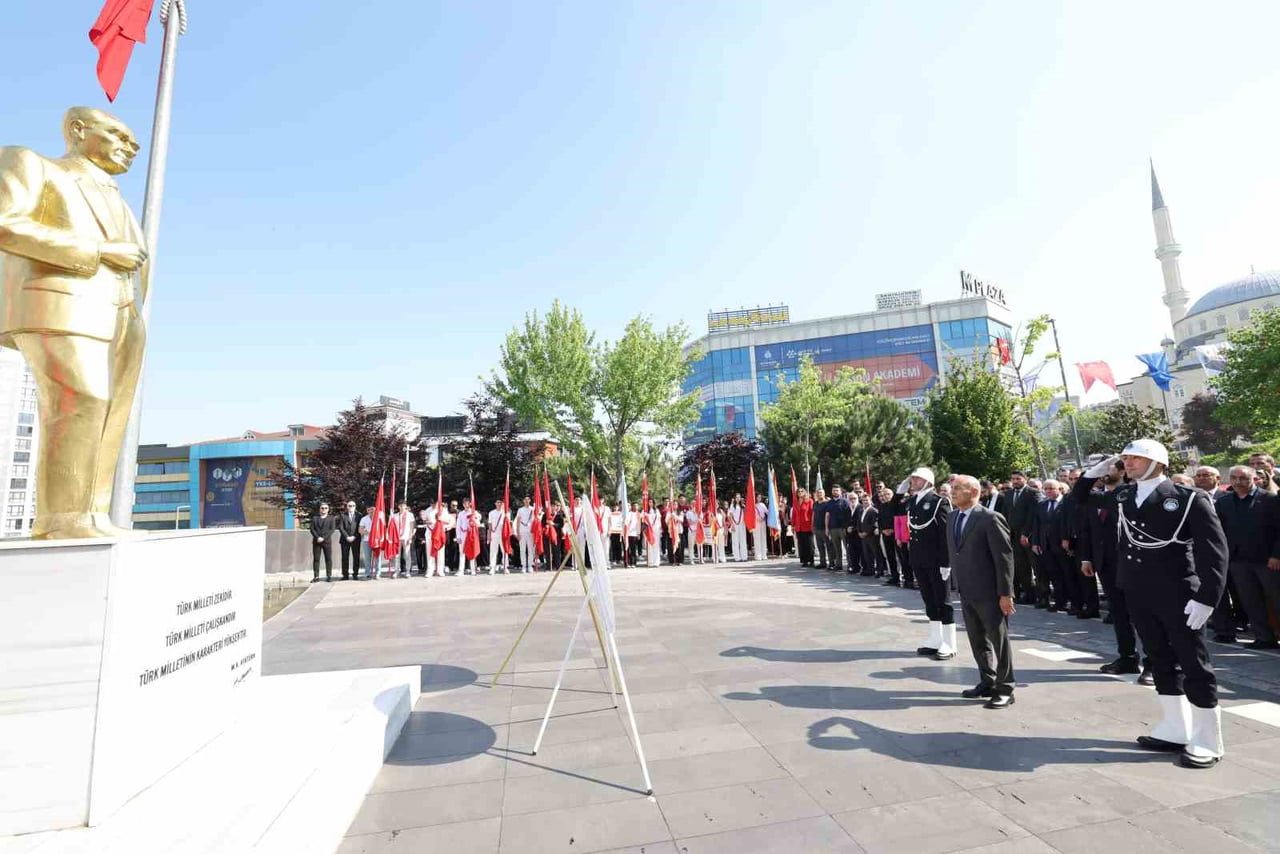 KÜÇÜKÇEKMECE BELEDİYESİ, 19 MAYIS ATATÜRK’Ü ANMA GENÇLİK VE SPOR BAYRAMI’NI GÜN SÜREN...