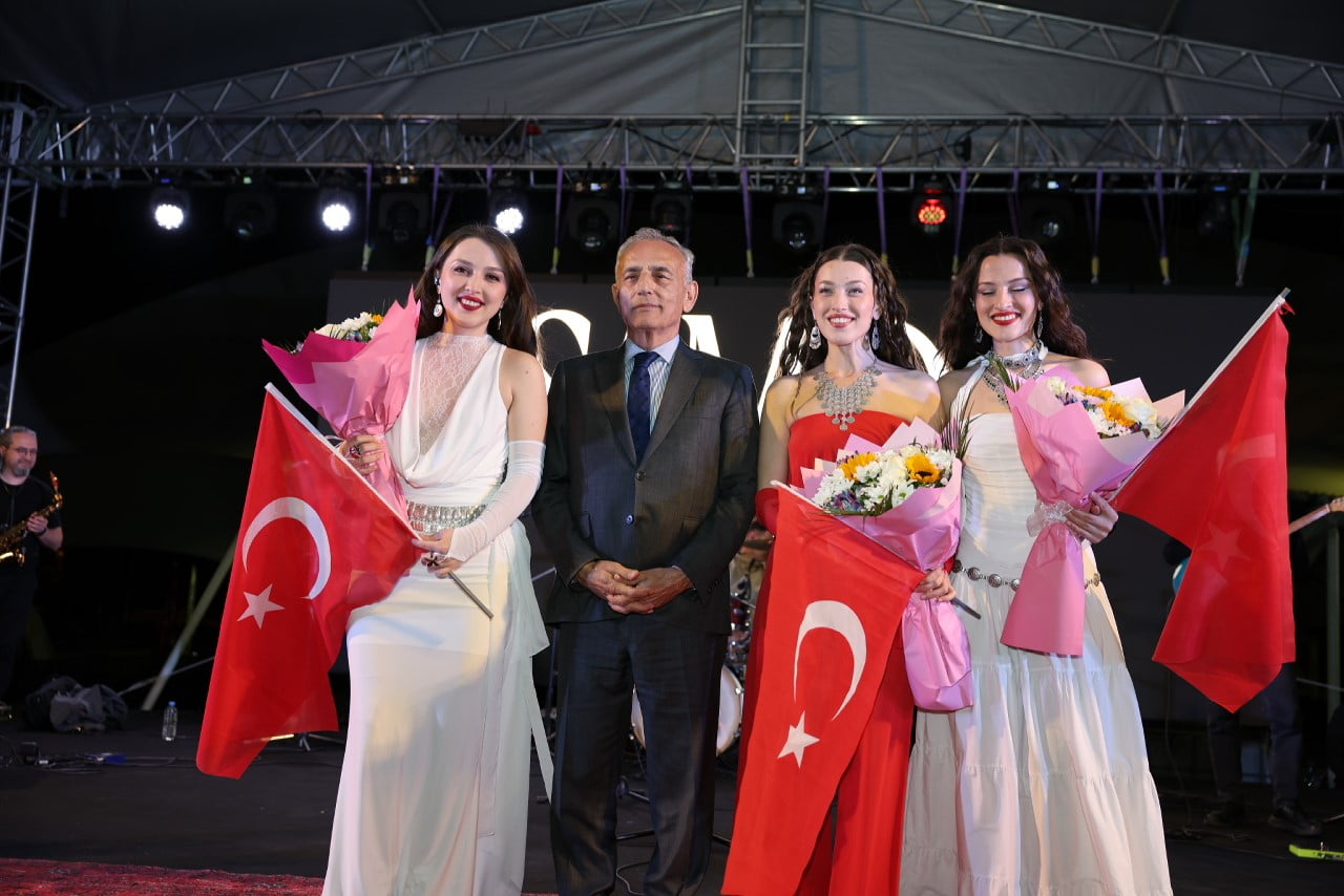 KÜÇÜKÇEKMECE BELEDİYESİ, 19 MAYIS ATATÜRK’Ü ANMA GENÇLİK VE SPOR BAYRAMI’NI GÜN SÜREN...