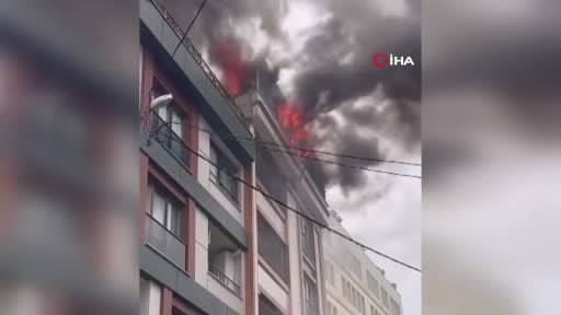 Küçükçekmece’de yangın paniği