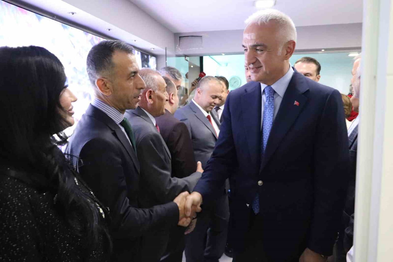 KÜLTÜR VE TURİZM BAKANI MEHMET NURİ ERSOY, AK PARTİ ESKİŞEHİR İL BAŞKANLIĞI'NI ZİYARET...