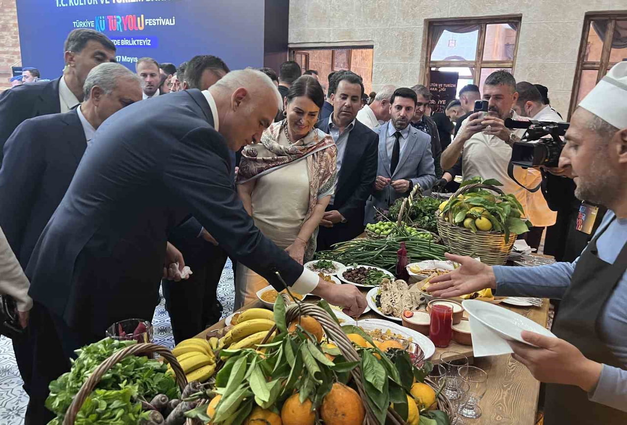 KÜLTÜR VE TURİZM BAKANI MEHMET NURİ ERSOY, MERSİN KÜLTÜR YOLU FESTİVALİ KAPSAMINDA GASTRONOMİ...