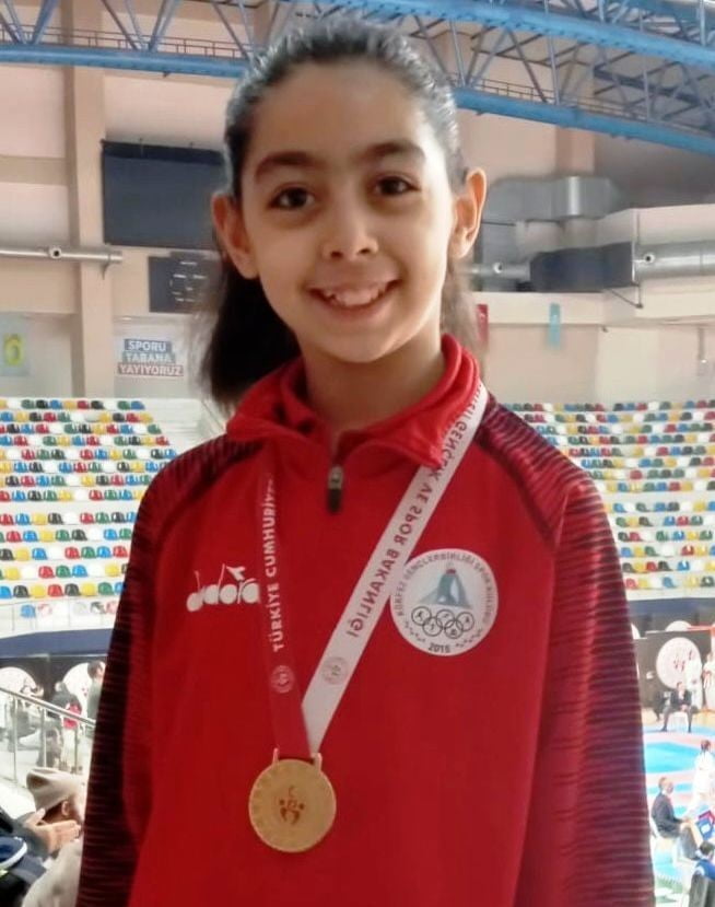 KUMSAL LİNA AYÇİÇECEK