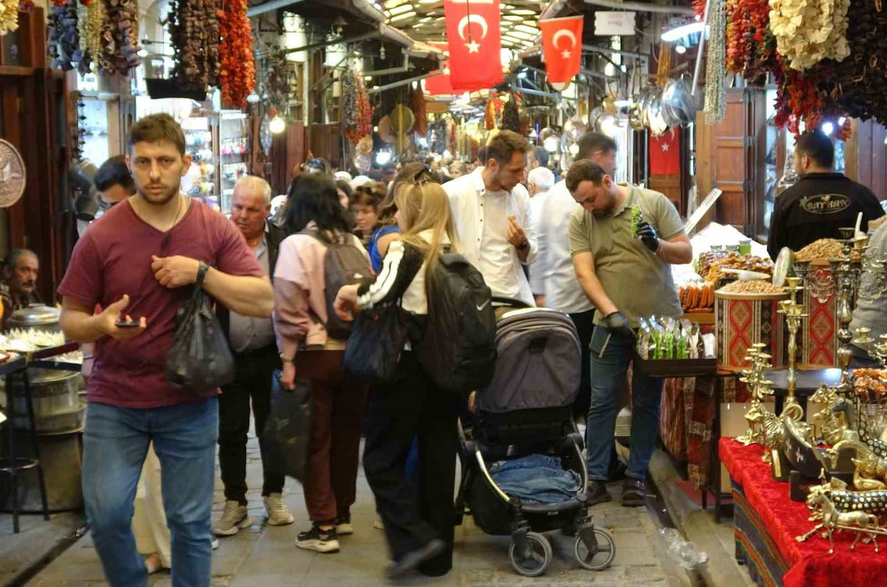 KURBAN BAYRAMI'NA SAYILI GÜNLER KALA VATANDAŞLAR ALIŞVERİŞ TELAŞINA BAŞLADI. ALIŞVERİŞ İÇİN TARİHİ...