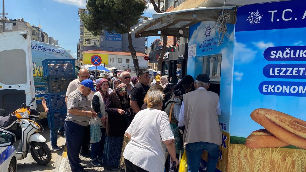 KURBAN BAYRAMI ARİFE GÜNÜNDE AYDIN'DA ÇARŞI VE PAZARLARDA YOĞUNLUK YAŞANIRKEN, AYDIN BÜYÜKŞEHİR...