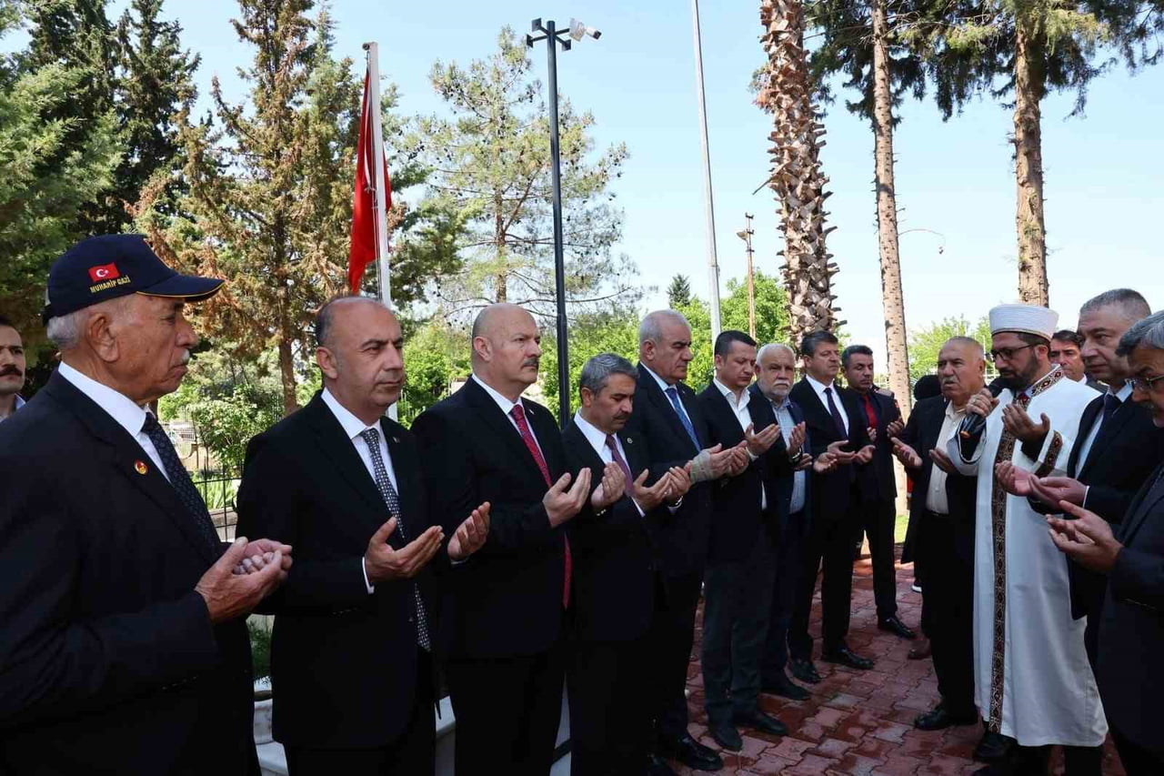 KURBAN BAYRAMI ARİFESİ DOLAYISIYLA ADIYAMAN’DA ŞEHİTLİK ZİYARET EDİLDİ.