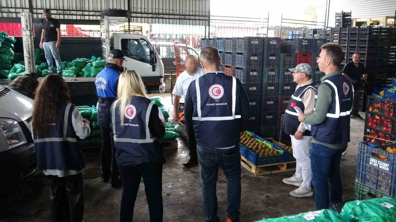 KURBAN BAYRAMI ÖNCESİNDE MERSİN’DE SEBZE VE MEYVE HALİNDE DENETİMLER SIKLAŞTIRILDI.