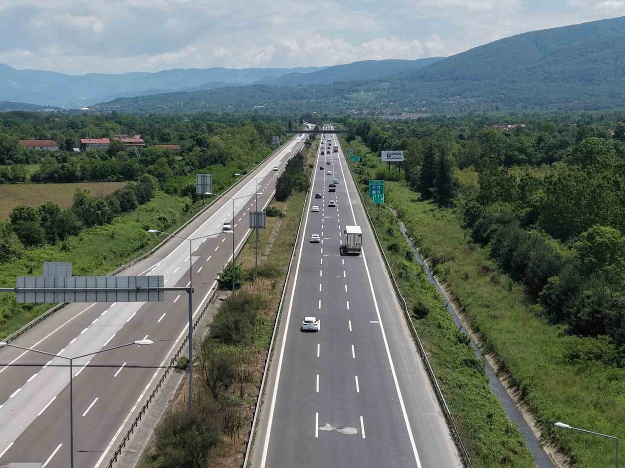 KURBAN BAYRAMI TATİLİNİ MEMLEKETLERİNDE VEYA TATİL BELDELERİNDE GEÇİRMEK İÇİN YOLA ÇIKAN...