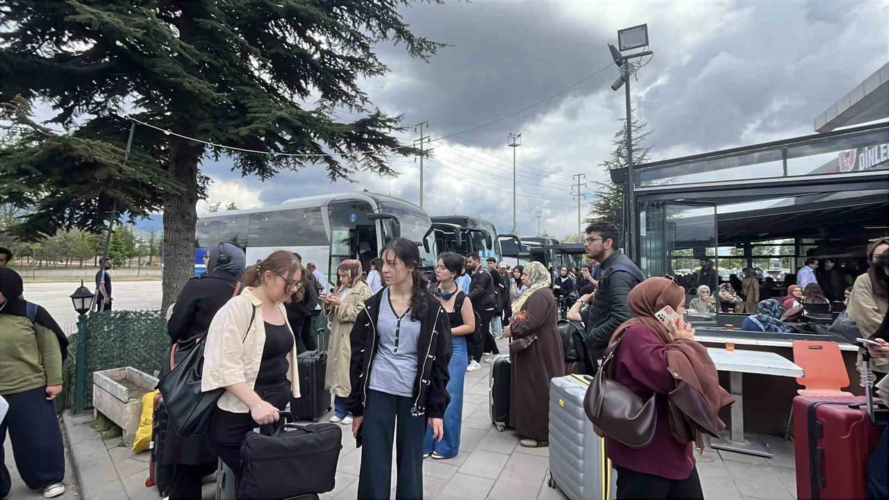 KURBAN BAYRAMI TATİLİNİ MEMLEKETLERİNDE VEYA TATİL BELDELERİNDE GEÇİRMEK İSTEYEN ÖĞRENCİLER BOLU...
