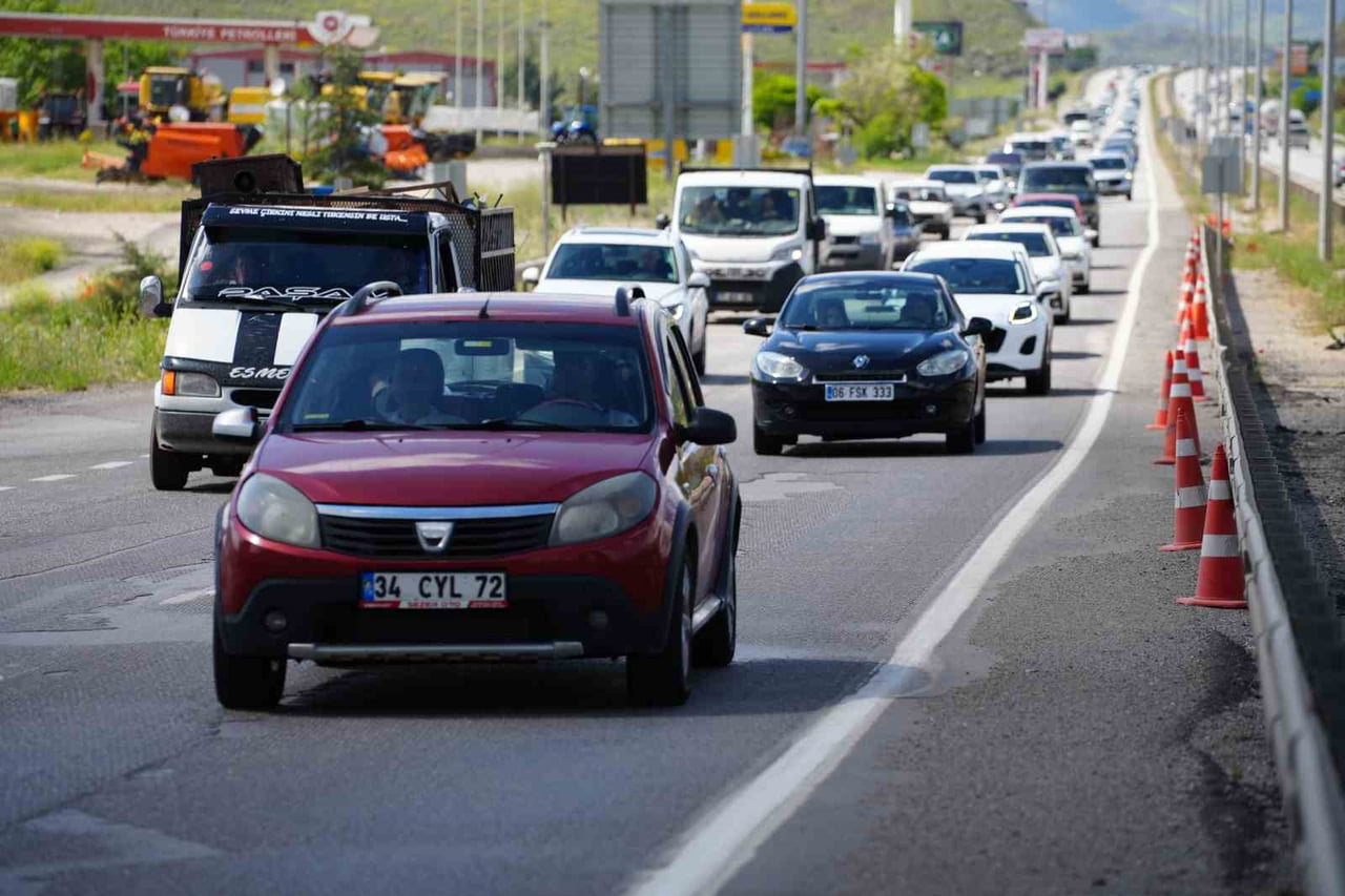 KURBAN BAYRAMI TATİLİNİN 3'ÜNCÜ GÜNÜNDE, 43 İLİN GEÇİŞ NOKTASINDA BULUNAN "KİLİT KAVŞAK"...