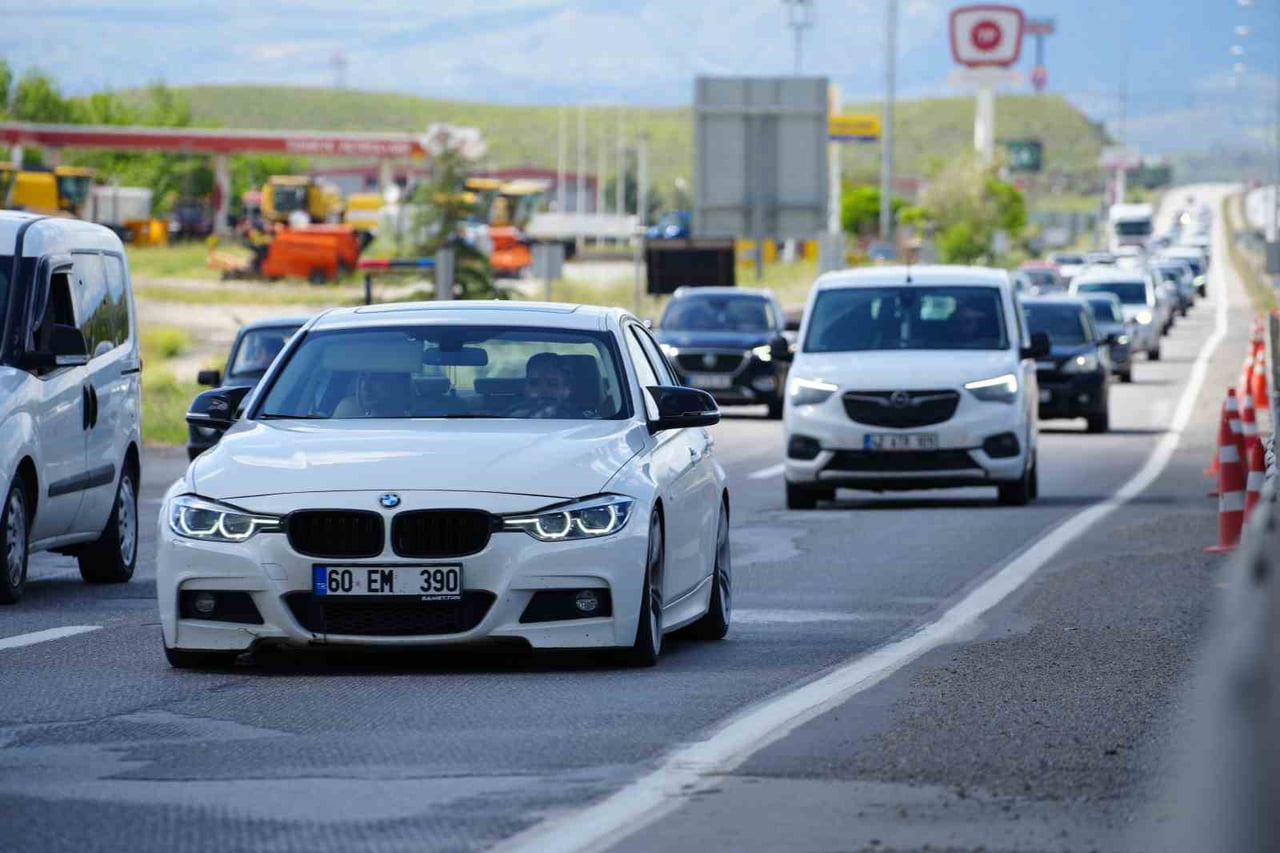 KURBAN BAYRAMI TATİLİNİN 3'ÜNCÜ GÜNÜNDE, 43 İLİN GEÇİŞ NOKTASINDA BULUNAN "KİLİT KAVŞAK"...