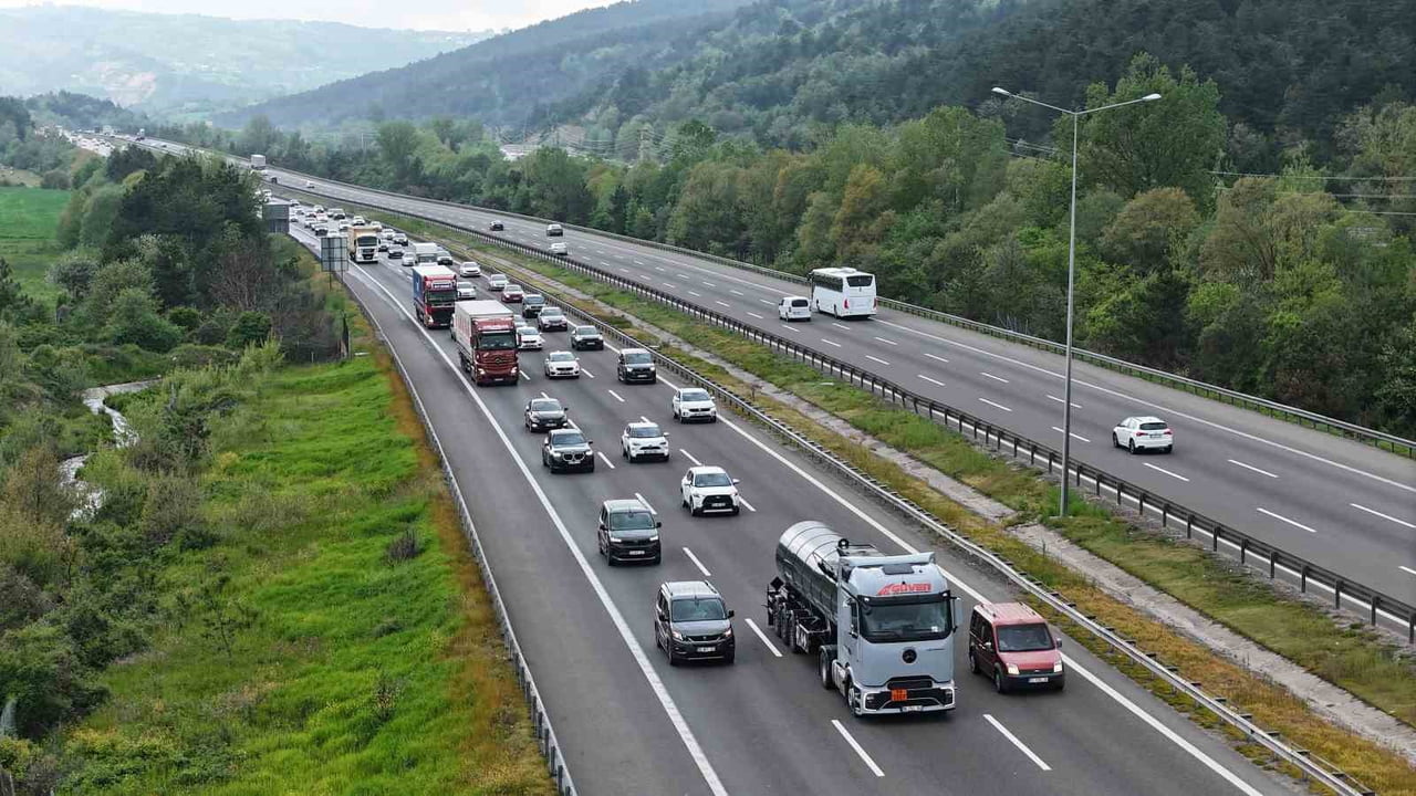 KURBAN BAYRAMI TATİLİNİN İLK GÜNÜNDE MEMLEKETLERİNE VEYA TATİL BELDELERİNE GİTMEK İSTEYEN...