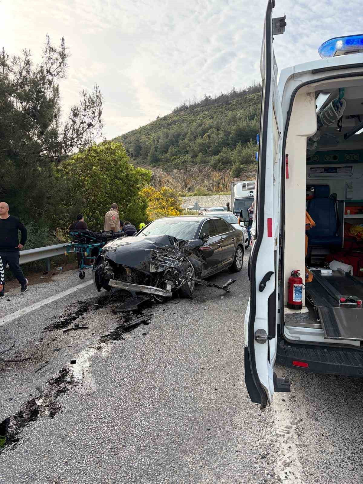 KUŞADASI'NDAKİ KAZADA YARALI SAYISI 12'YE YÜKSELDİ