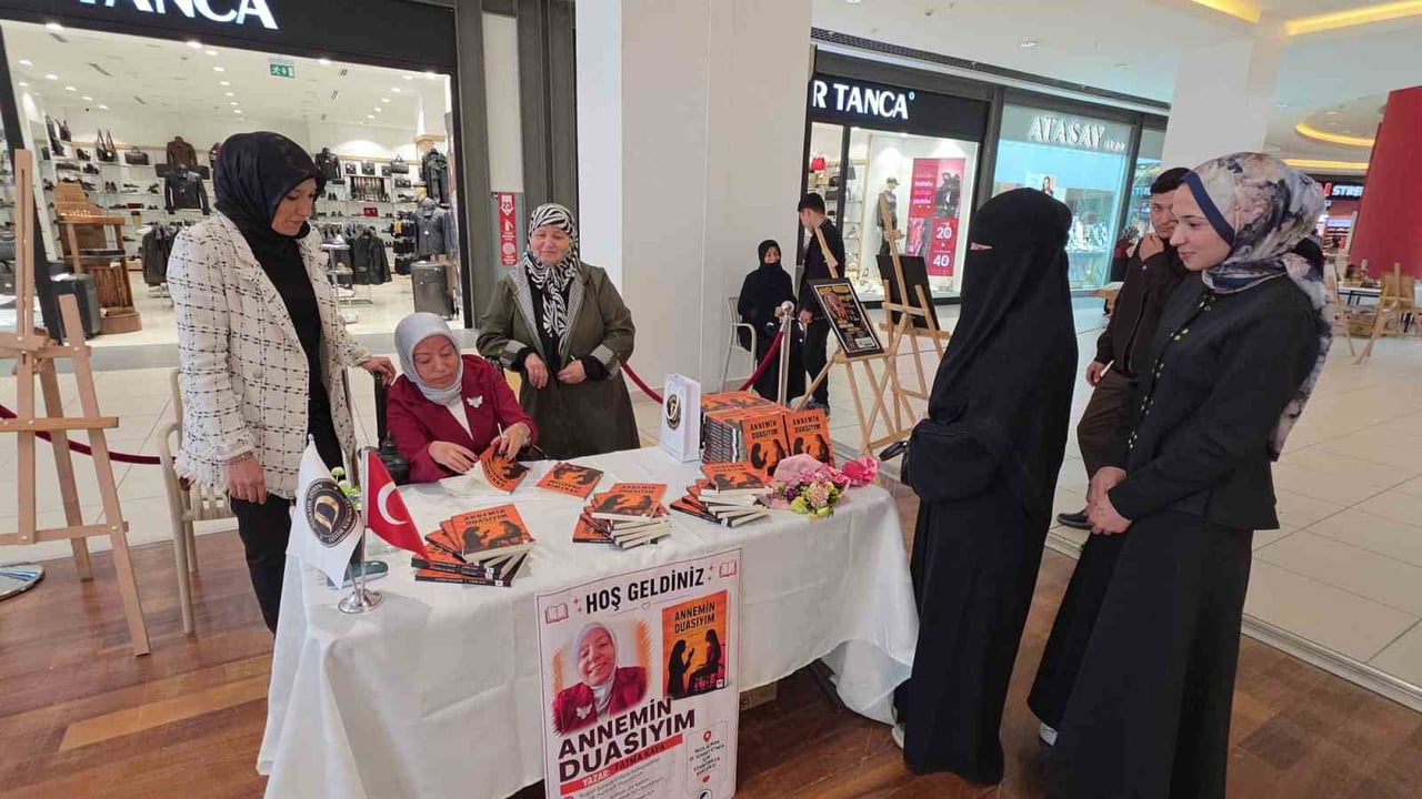KÜTAHYA'DA YAŞAYAN ENGELLİ YAZAR FATMA KAYA, HAYAT MÜCADELESİNİ, ANNESİNİN SEVGİSİNİ VE YAŞADIĞI...