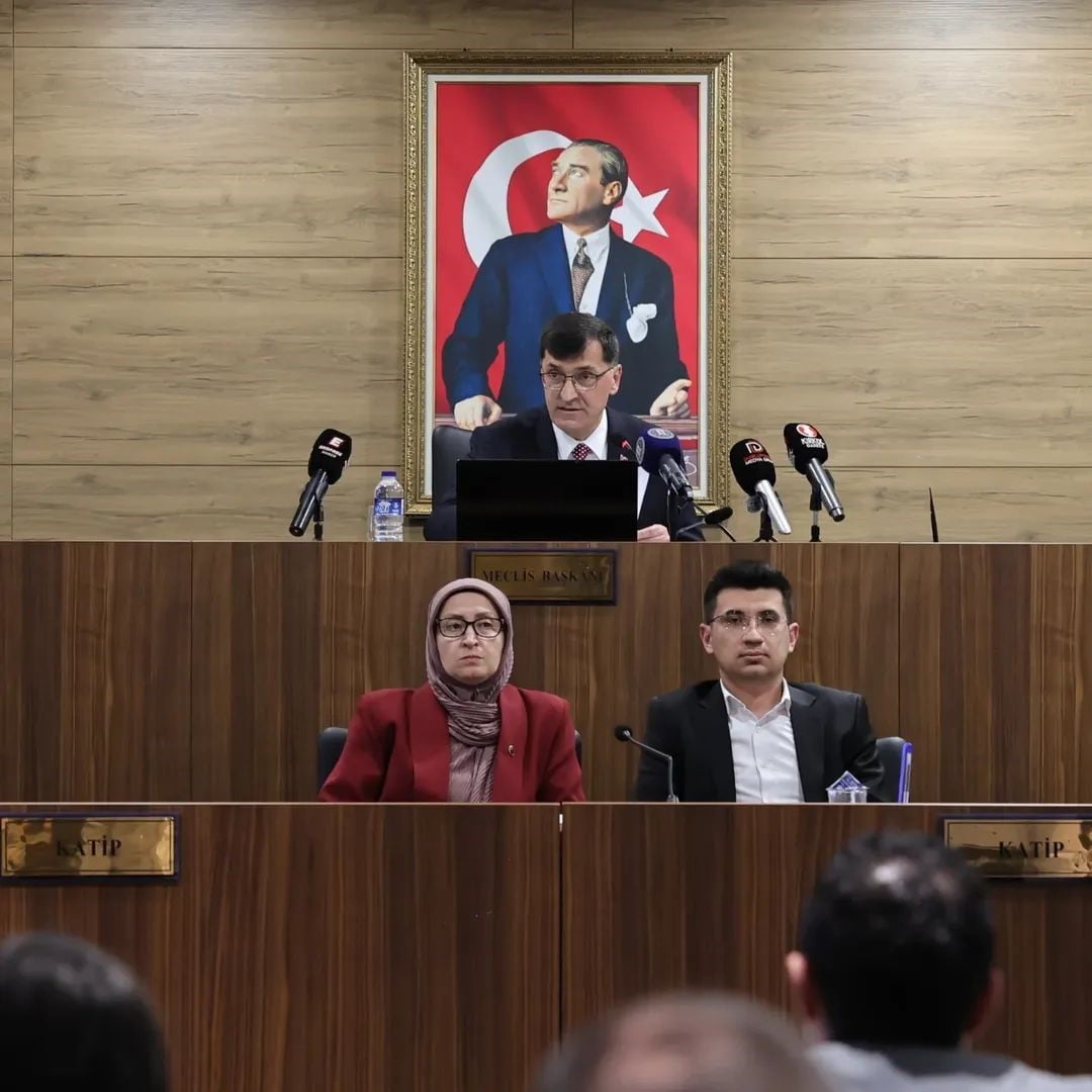 KÜTAHYA BELEDİYE MECLİSİ'NİN OLAĞANÜSTÜ TOPLANTISINDA GÖRÜŞÜLEN "BELEDİYE 2025 MALİ YILI İDARE VE...