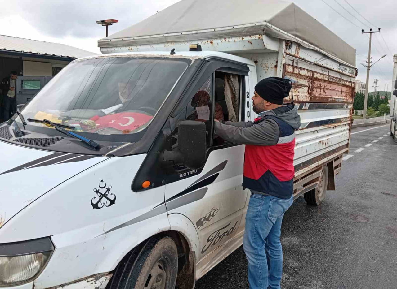 KÜTAHYA’DA KURBAN BAYRAMI ÖNCESİ YOL KONTROLLERİ VE SEVK DENETİMLERİ  SÜRÜYOR