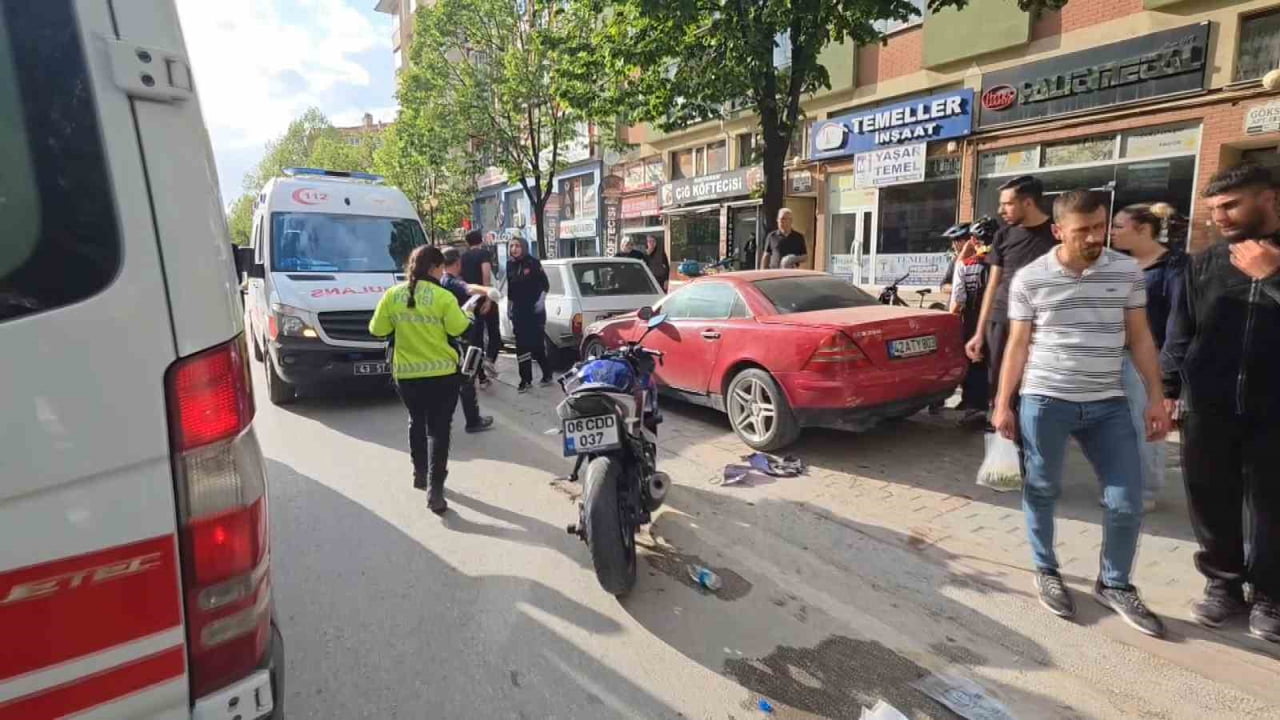 KÜTAHYA’DA MOTOSİKLET YAYAYA ÇARPTI: 2 YARALI