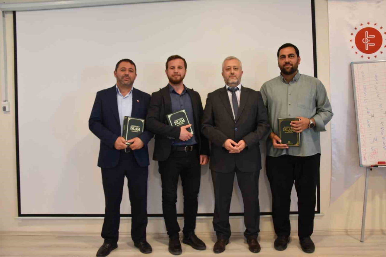 KÜTAHYA DİNİ İHTİSAS MERKEZİ’NDE BİLGİ YARIŞMASI DÜZENLENDİ