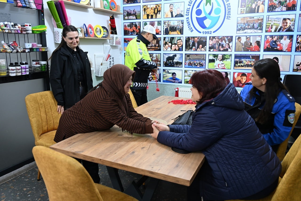 KÜTAHYA EMNİYETİ'NDEN ANLAMLI ZİYARET