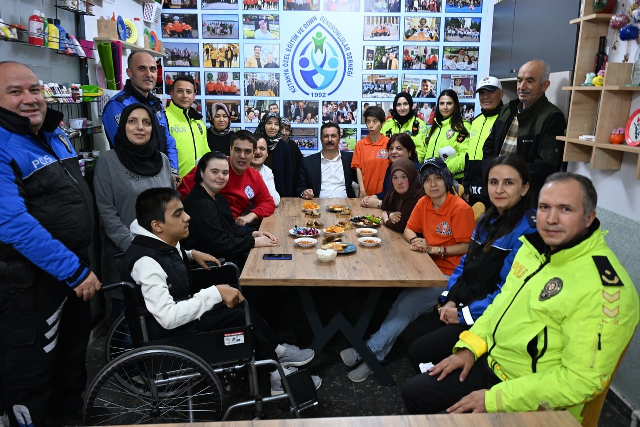 KÜTAHYA EMNİYETİ'NDEN ANLAMLI ZİYARET