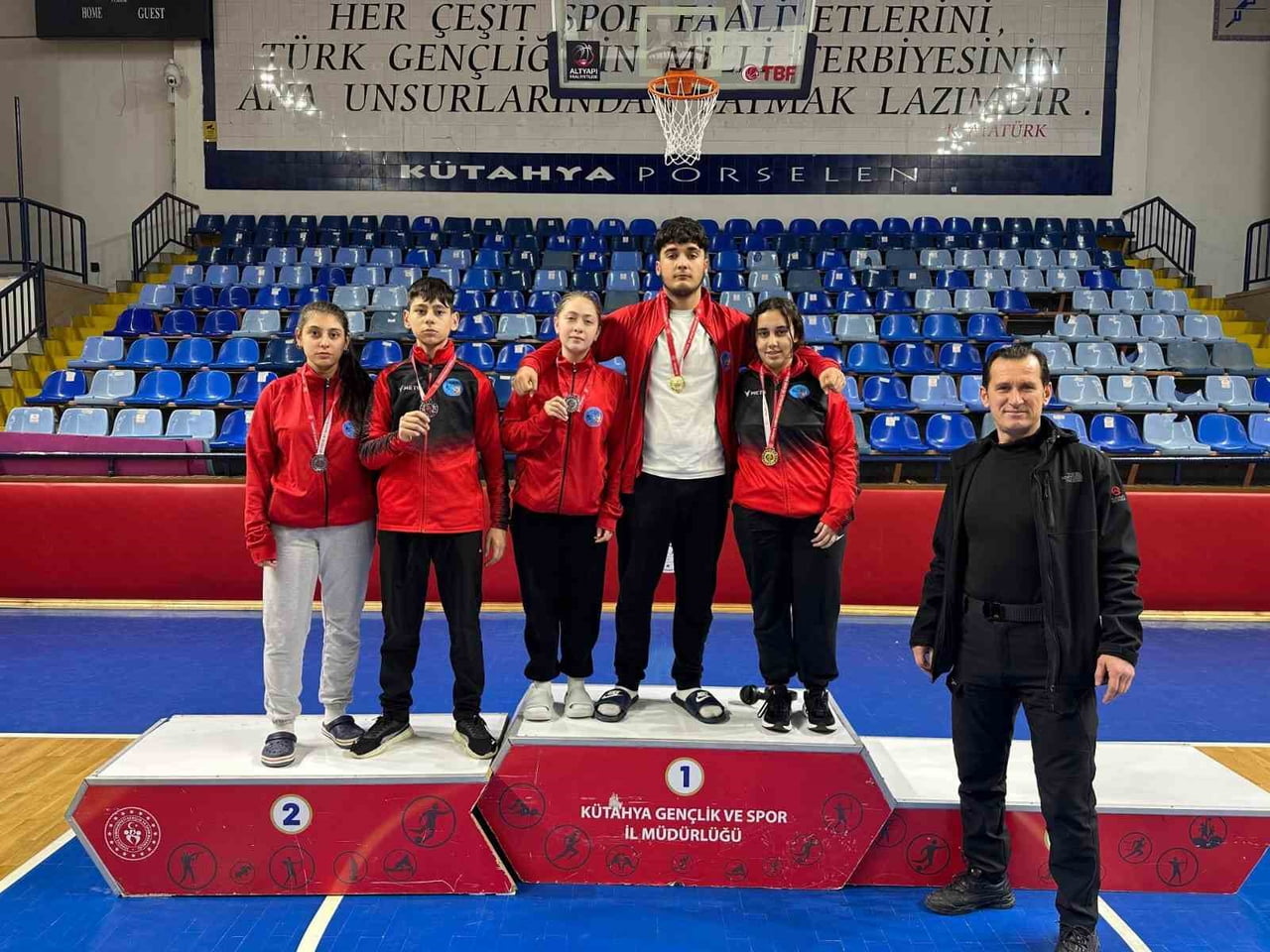 KÜTAHYA’NIN PAZARLAR İLÇESİNDE FAALİYET GÖSTEREN PAZARLAR SPOR LİSESİ, SPOR CAMİASINDA EŞİNE AZ...