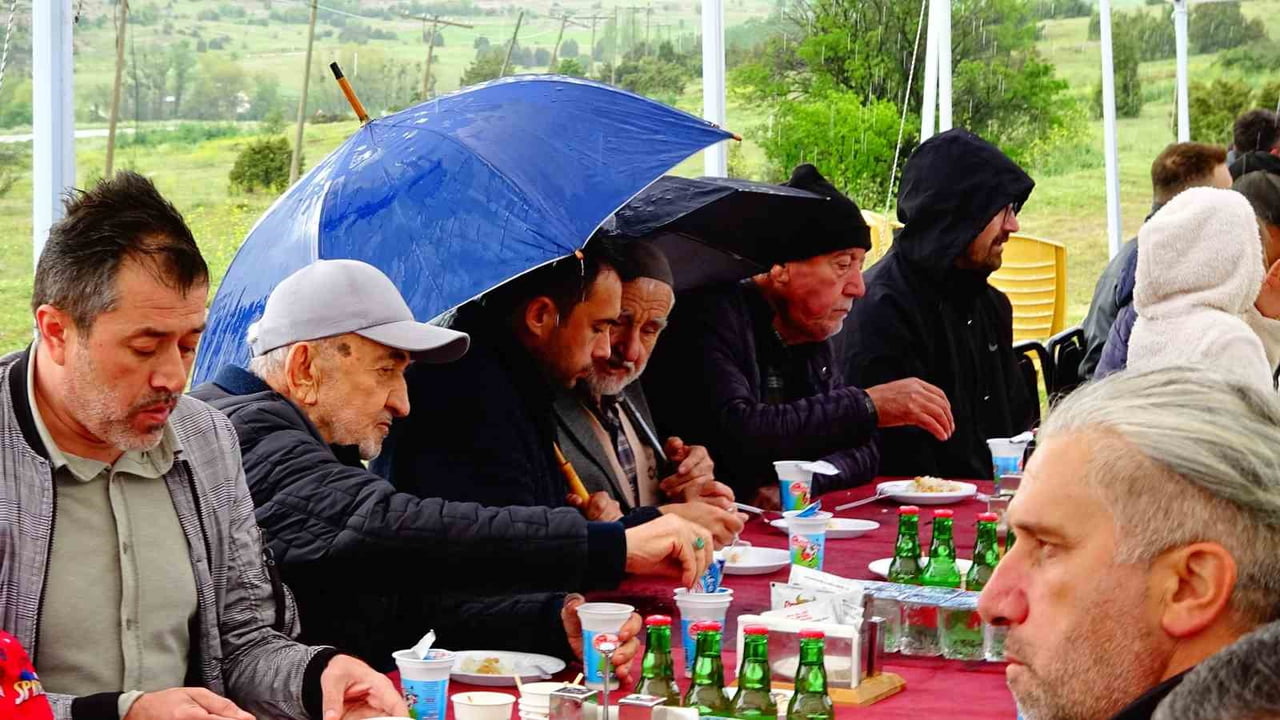 KÜTAHYA’NIN TAVŞANLI İLÇESİNE BAĞLI KURUÇAY BELDESİ GÜZELYURT MAHALLESİ, BAHARIN GELİŞİNİ...