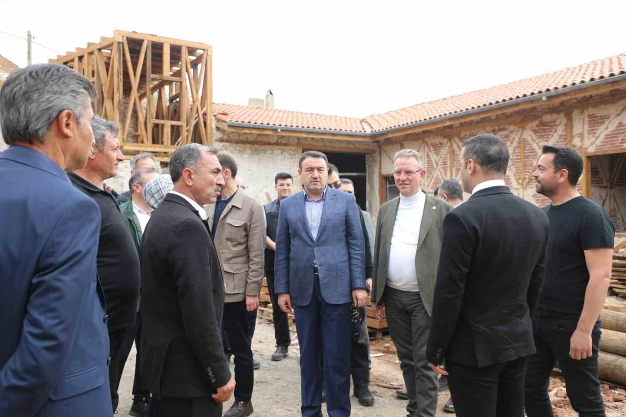 KÜTAHYA VALİSİ IŞIN, EMET HANI VE HAYVAN BARINAĞINDA İNCELEMELERDE BULUNDU