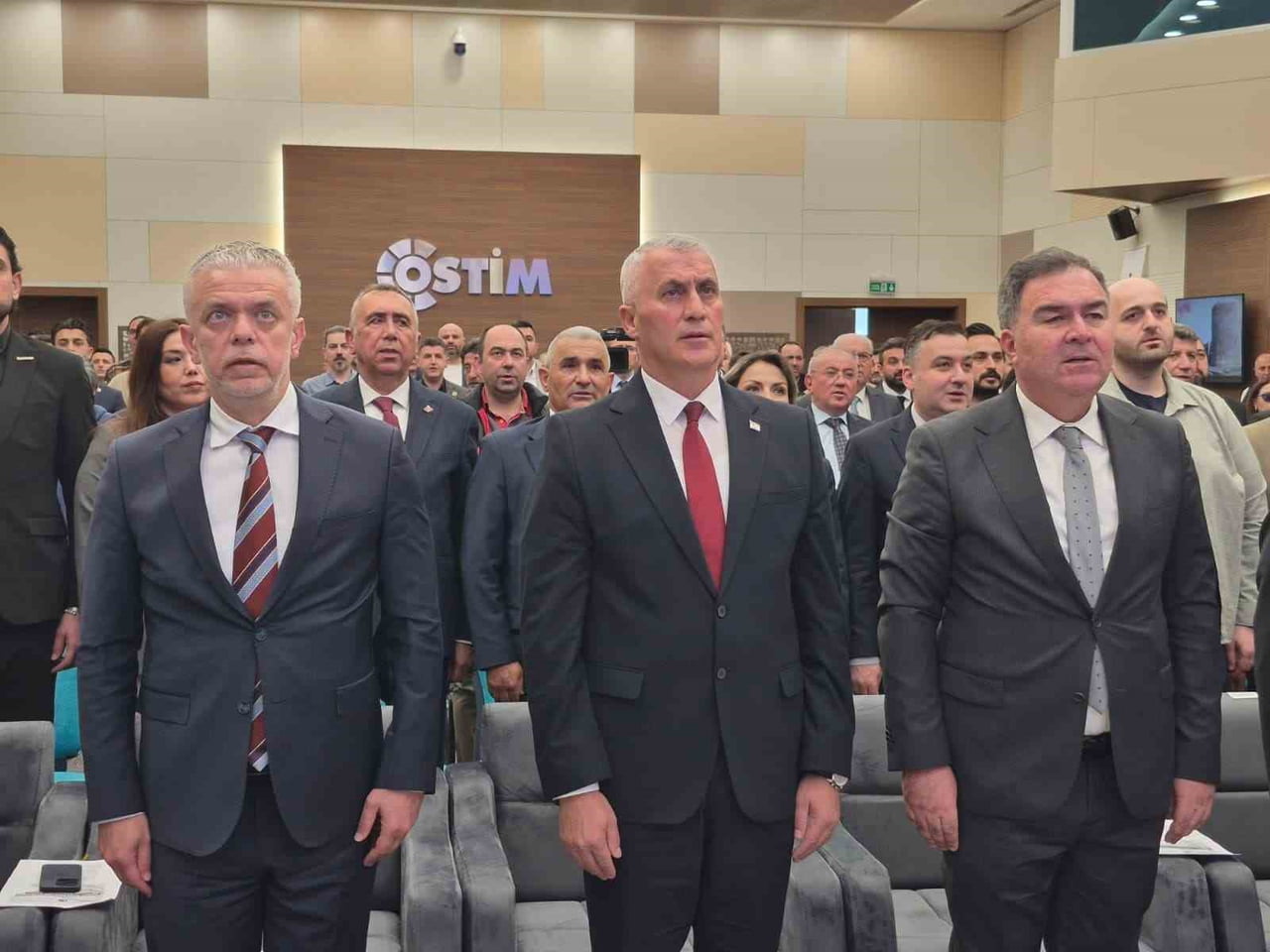 KUZEY KIBRIS TÜRKİYE CUMHURİYETİ (KKTC) EKONOMİ VE ENERJİ BAKANI OLGUN AMCAOĞLU (ORTADA)