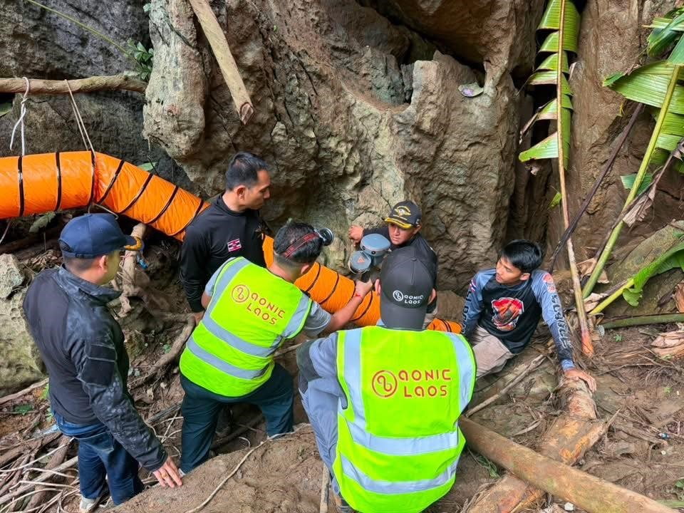 LAOS’TA ALTIN ARAMAK İÇİN GİRDİKLERİ MAĞARADA ŞİDDETLİ YAĞIŞLARIN ARDINDAN MAHSUR KALAN 7 DEFİNE...