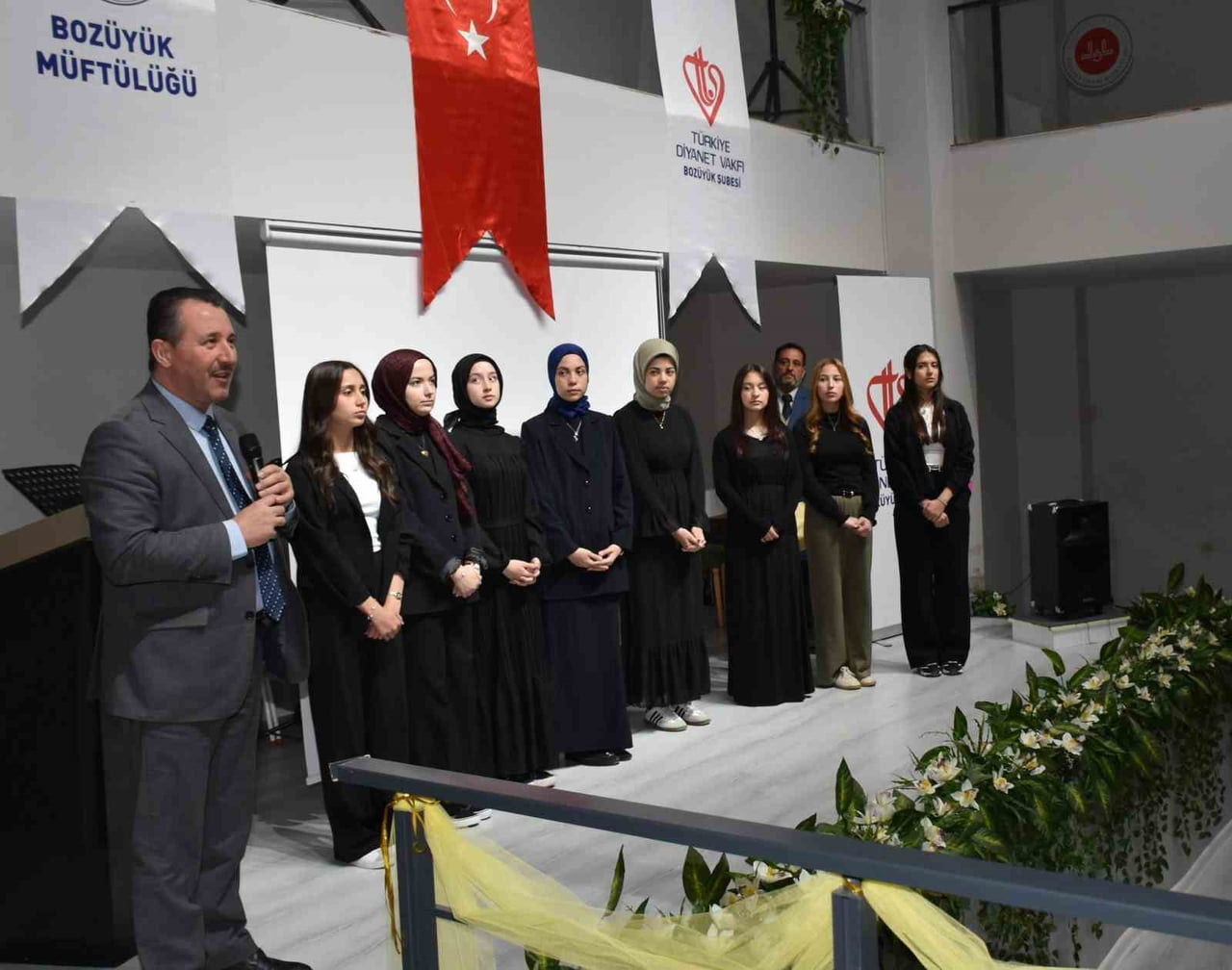 LECİK'TE ‘RAHLEDEN SAHNEYE: ŞEHİRLER DİLE GELİYOR' PROGRAMI DÜZENLENDİ