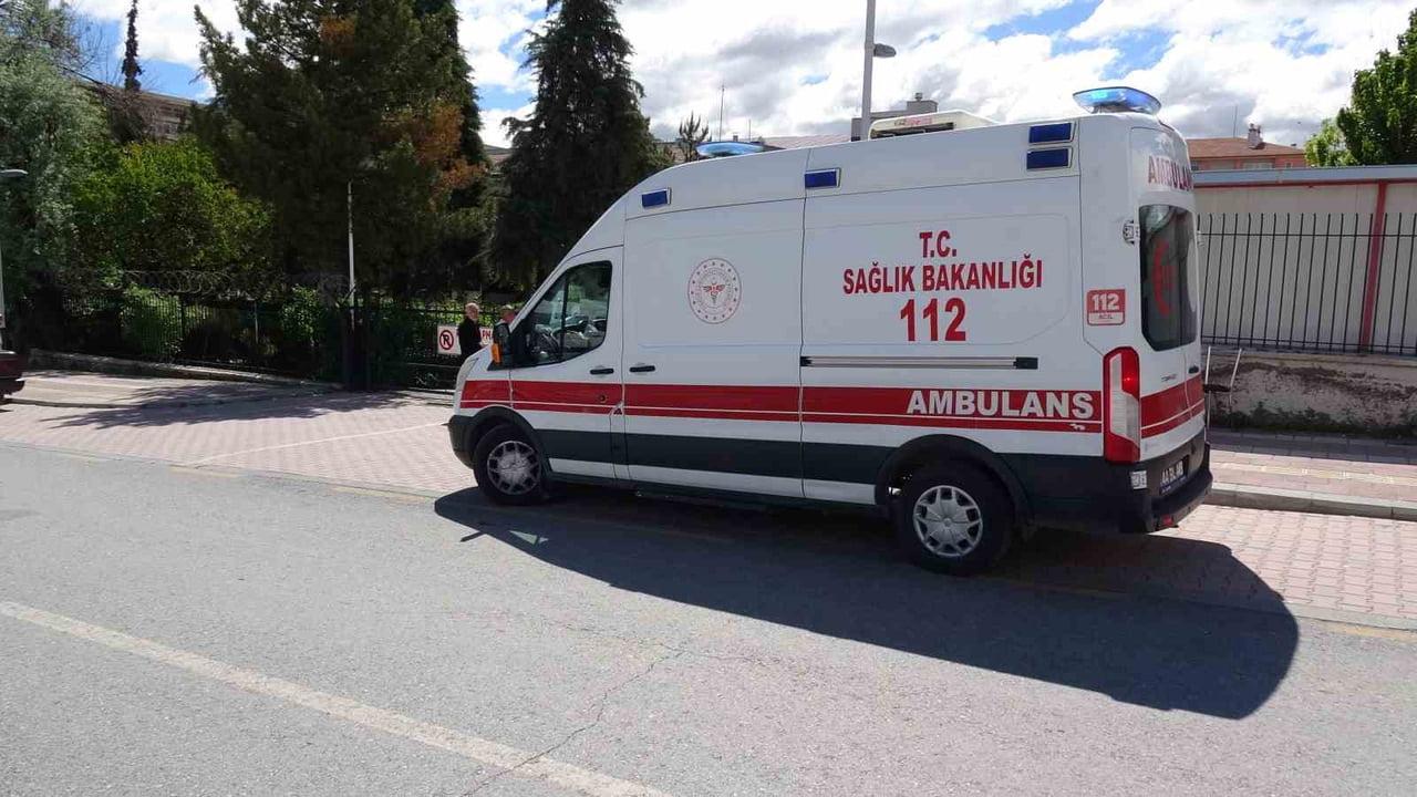MALATYA'DA 18 YAŞINDAKİ GENÇ KIZ PARKTA ÖLÜ BULUNDU